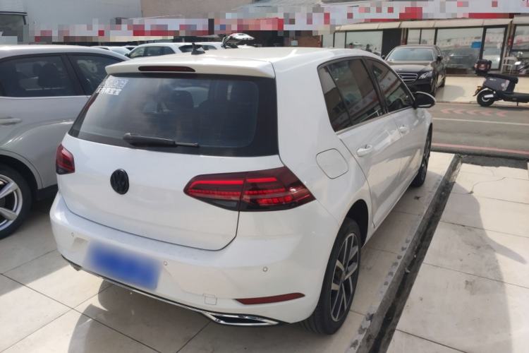 Used Volkswagen Golf 2018 230TSI Automatic Luxury Version
