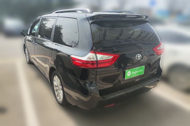 Used Toyota SIENNA 
