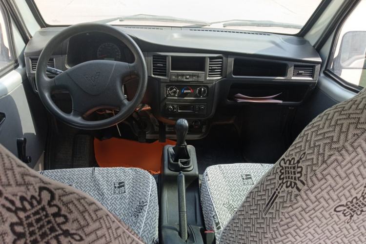 Used Wuling Zhiguang 2020 1.2L Practical Model China VI LSI Center Console