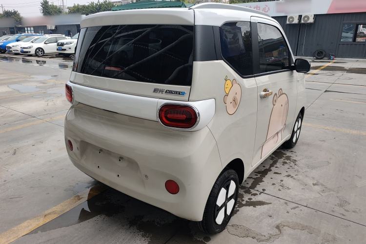 Used Wuling Hongguang MINIEV 2024 3rd Generation 215km Advanced Version
