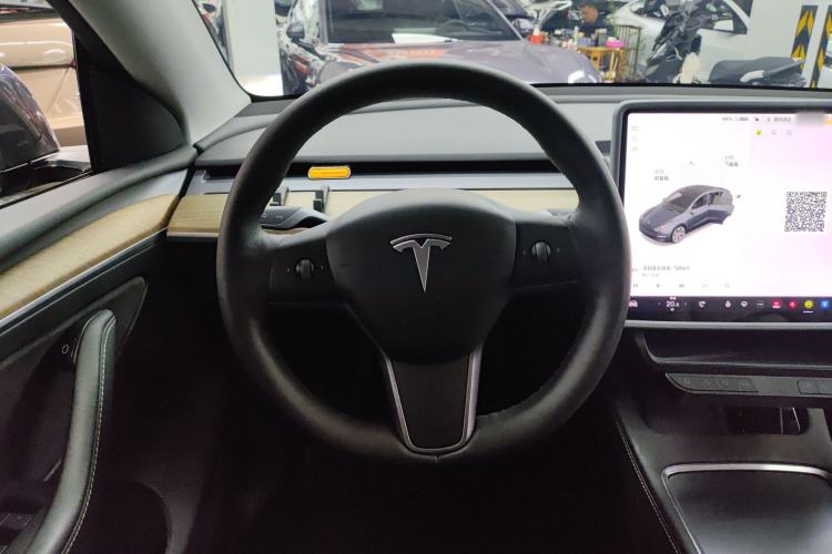 Used Tesla Model Y 2021 Long-Range All-Wheel-Drive Version
