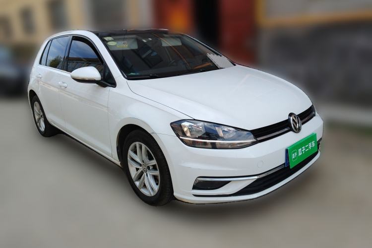 Used Volkswagen Golf 2018 1.6L Automatic Comfort Model Front Right 45 Deg