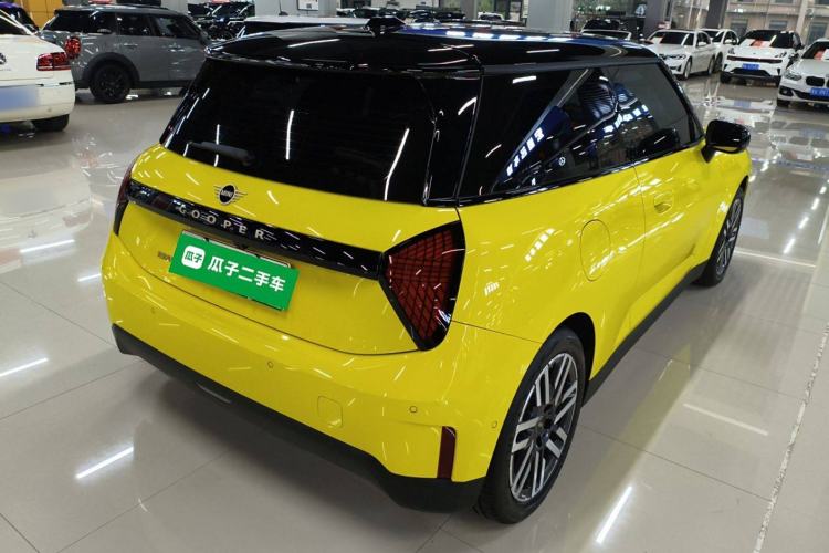 Used MINI Electric MINI COOPER 2025 456km COOPER E Classic Style
