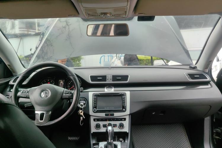 Used Volkswagen Magotan 2012 Revised 1.8TSI Luxury Version Center Console