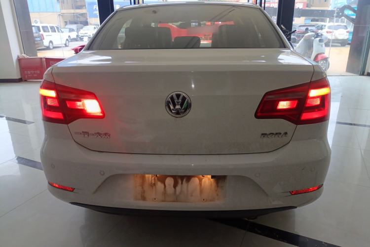 Used Volkswagen Bora 2015 Value Edition 1.6L Manual Fashionable Style
