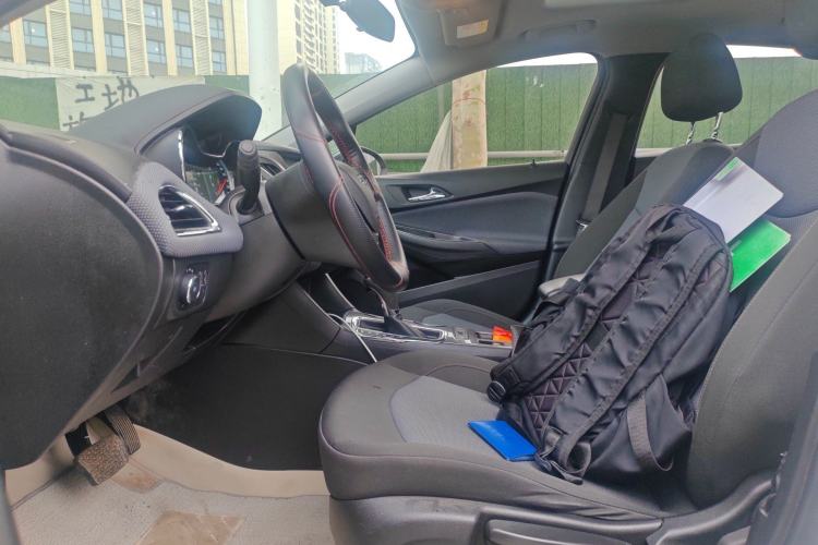 Used Chevrolet Cruze 2018 Redline 320 Automatic Pioneer Edition Left Front Seat