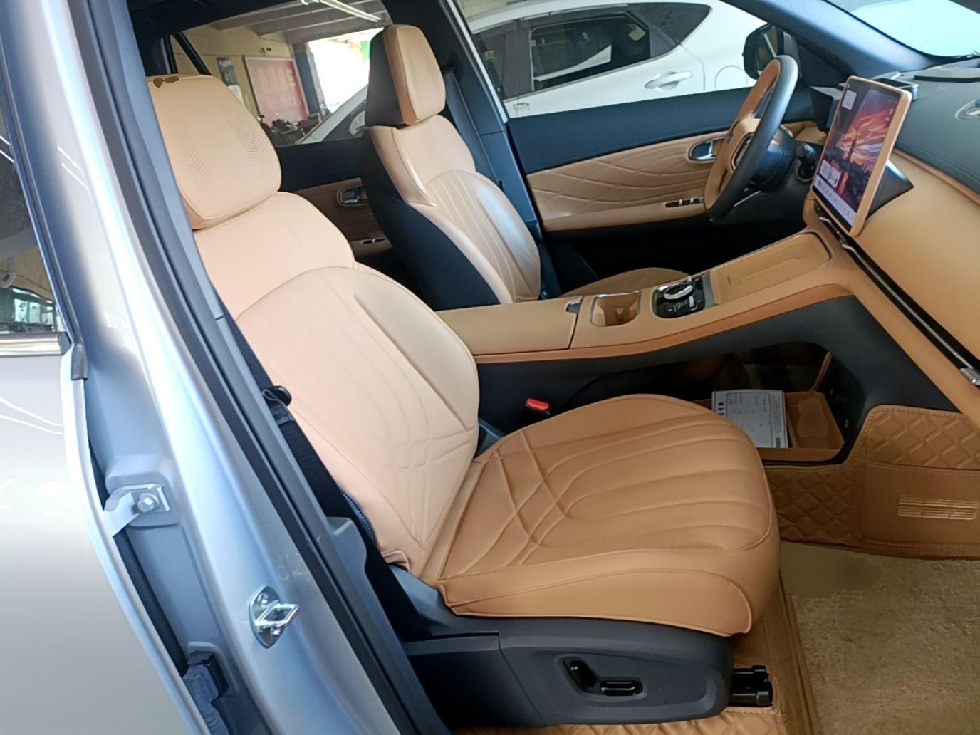 Geely Galaxy Xingjian 7 EM-i 2025 120km Exploration+ Version — снимка 19