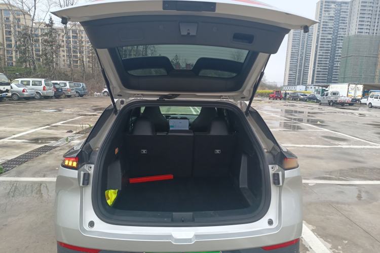 Used Dongfeng Aeolus L7 New Energy 2024 205 Pro Trunk