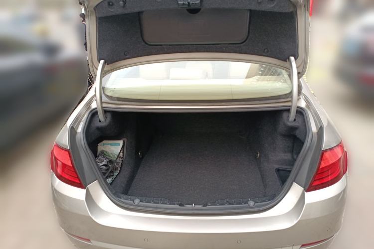 Used BMW 5 Series 2011 523Li Leading Model