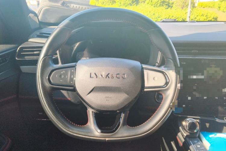 Used Lynk & Co 05 2020 2.0TD Four-Wheel Drive HypeHalo Steering Wheel
