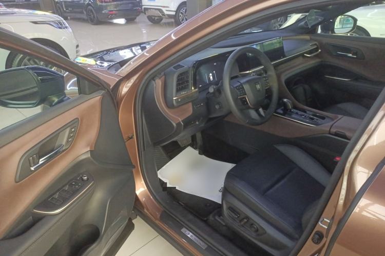 Used Toyota Crown 2023 2.5L SportCross HEV Two-Wheel Drive Prestige Edition