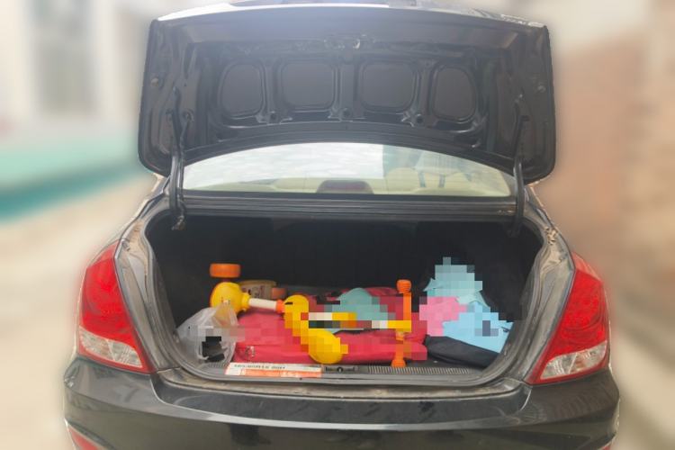 Used Hyundai Elantra 2011 1.6L Manual Comfort Version Trunk