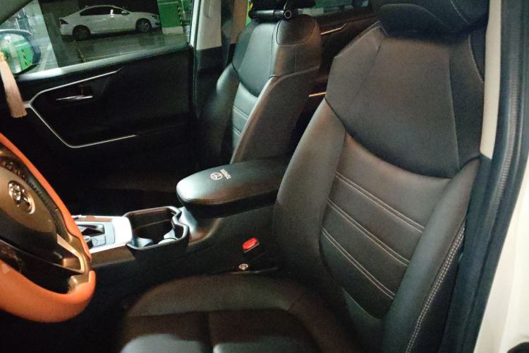 Used Toyota RAV4 2021 2.0L CVT Four-Wheel Drive Premium Edition