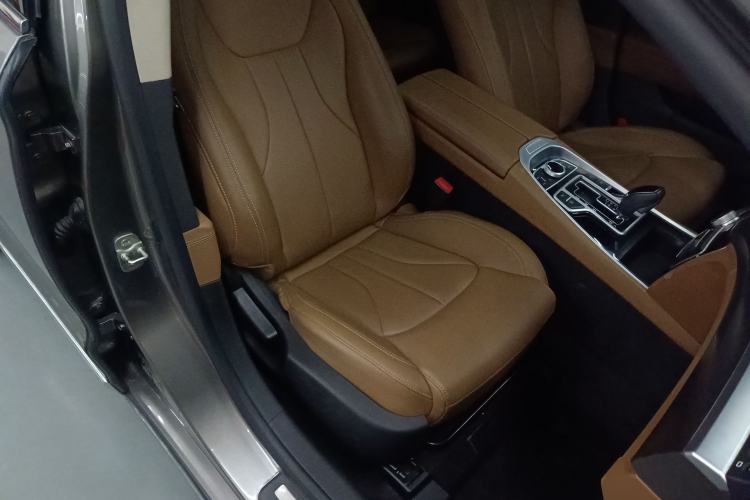 Used Geely Auto Emgrand GT 2017 1.8T Luxury Model Right Front Seat