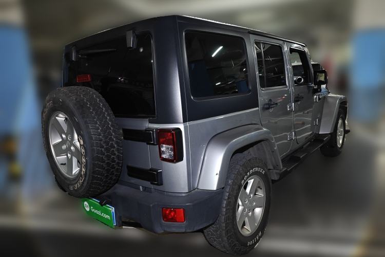Used Jeep Wrangler 2014 3.0L Sahara Four-Door Edition