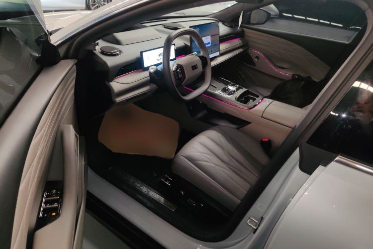 Used Geely Galaxy 8 2025 130km EM-i Flagship Edition Driver Seat