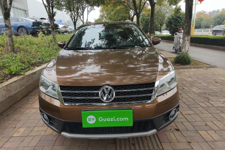 Used Volkswagen Cross Lavida 2014 1.6L Automatic