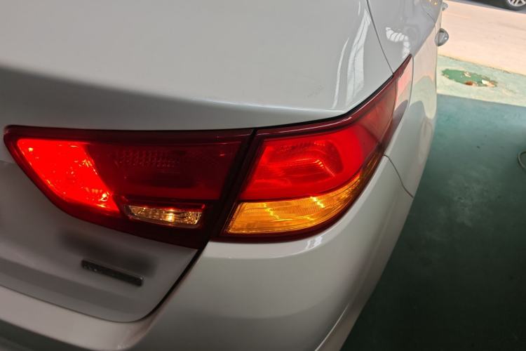 Used Kia K5 2014 2.0L Automatic GL Right Rear Taillight