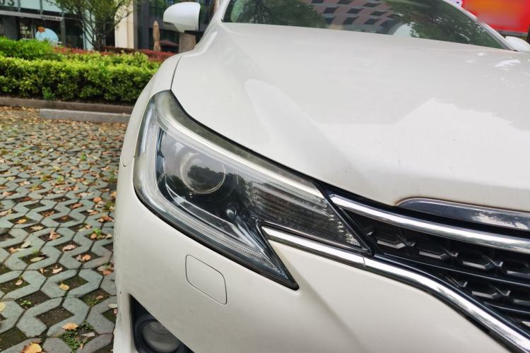 Used Toyota Reiz 2013 2.5S Elite Edition Right Front Headlight