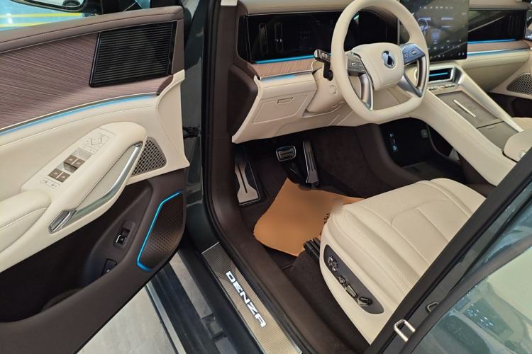 Used Denza N9 2025 Flagship Model