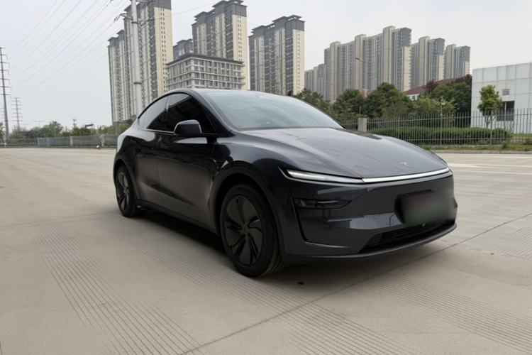 Used Tesla Model Y 2025 Rear-Wheel Drive First Edition Exterior 5