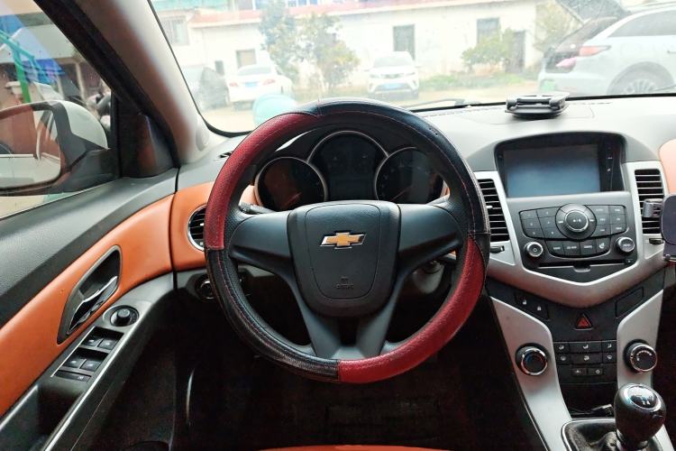 Used Chevrolet Cruze 2012 1.6L SE MT
