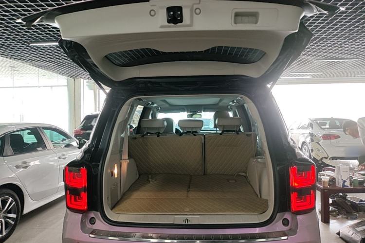 Used GAC Trumpchi GS8 2017 320T Two-Wheel Drive Luxury Smart Connectivity Version (7 Seats) Trunk