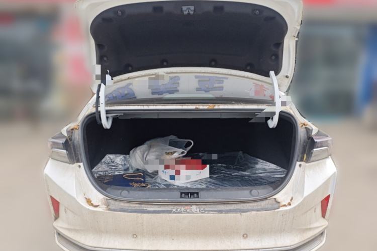 Used Dongfeng Aeolus Yixuan MAX 2021 1.5T Starry Edition Trunk