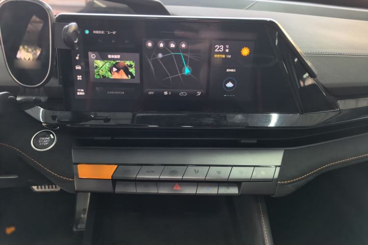 Used CHANGAN UNI-V 2024 1.5T Prestige Sport Edition Interior 4