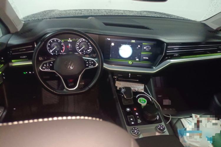 Used Volkswagen Touareg 2021 3.0 TSI Prestige Edition Classic Sport Package Center Console