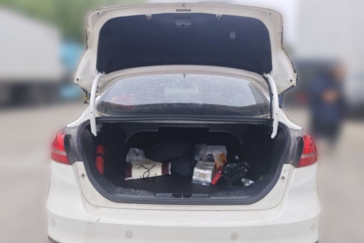 Used Ford Focus 2017 Sedan 1.6L Manual Fashion Edition Smart Drive Version
