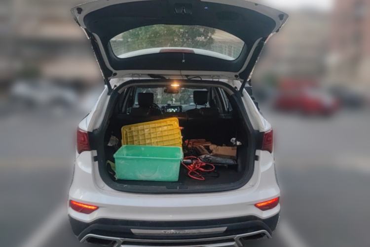 Used Hyundai Santa Fe 2017 2.0T Automatic All-Wheel Drive Smart 7-Seater
