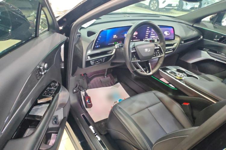 Used Cadillac LYRIQ 2024 Rear-Drive Standard Range Luxury Edition Driver Seat