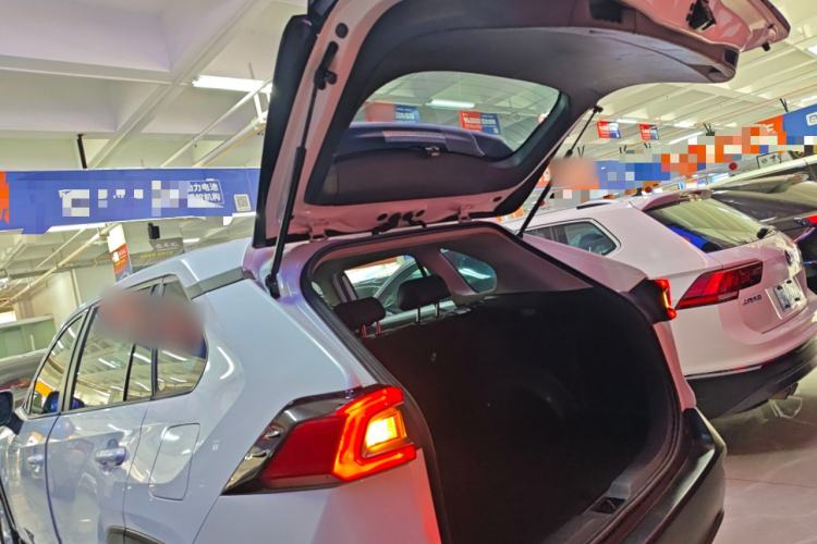 Used Toyota Wildlander 2022 Updated Version 2.0L CVT Two-Wheel Drive Leading Edition
