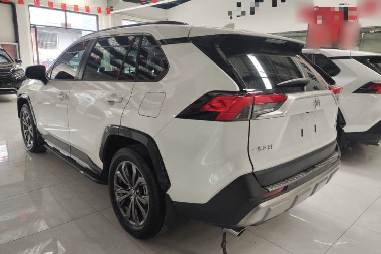 Used Toyota RAV4 2024 2.0L CVT Two-Wheel Drive Fashion Plus Edition
