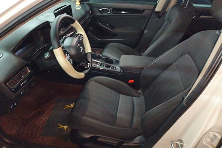 Used Honda Civic 2023 240TURBO CVT Dynamic · Center Stage Special Edition Left Front Seat