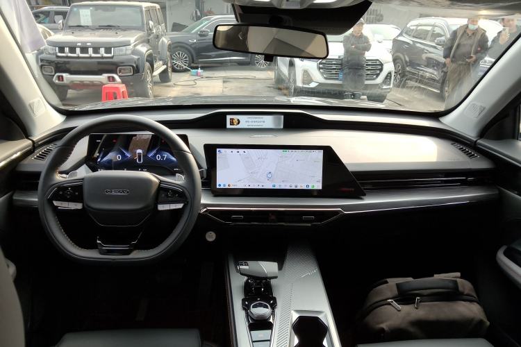 Used CHANGAN OSHAN Z6 2023 Blue Whale 1.5T DCT Smart-Led City Edition Interior 2