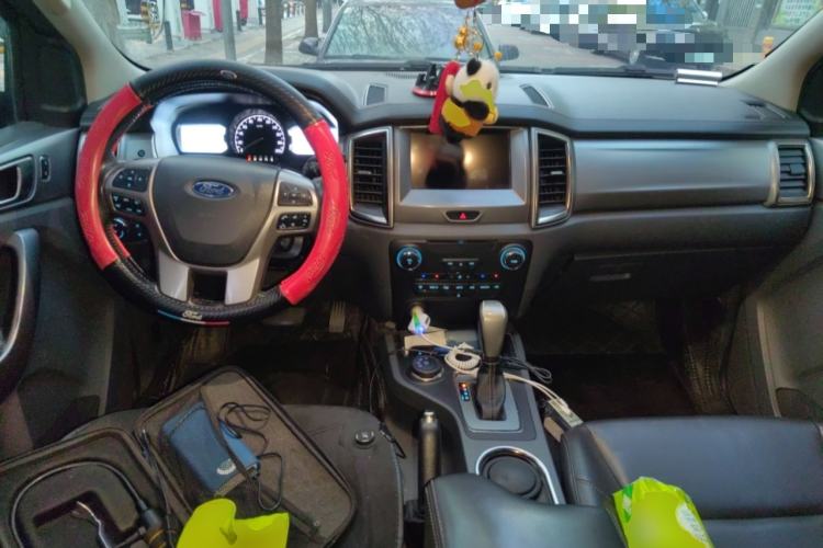 Used Ford Everest 2016 2.0T Gasoline Automatic 4x4 Luxury Edition Center Console