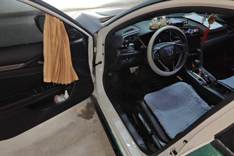 Used Honda Civic 2021 HATCHBACK 220TURBO CVT New Trendsetter Driver Seat