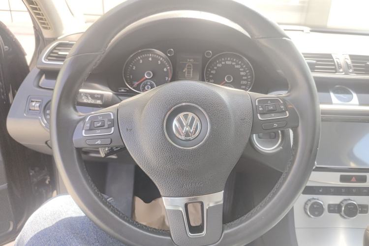 Used Volkswagen Magotan 2012 Revised 1.8TSI Luxury Version Steering Wheel