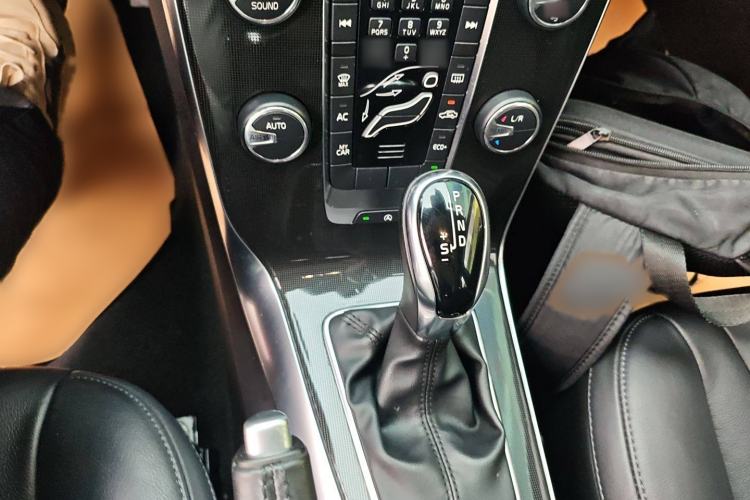 Used Volvo V40 2019 T3 Zhiyi Edition