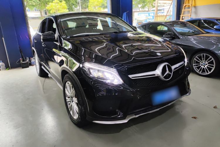 Used Mercedes-Benz GLE Coupe 2015 GLE 320 4MATIC Coupe SUV Front Right 45 Deg