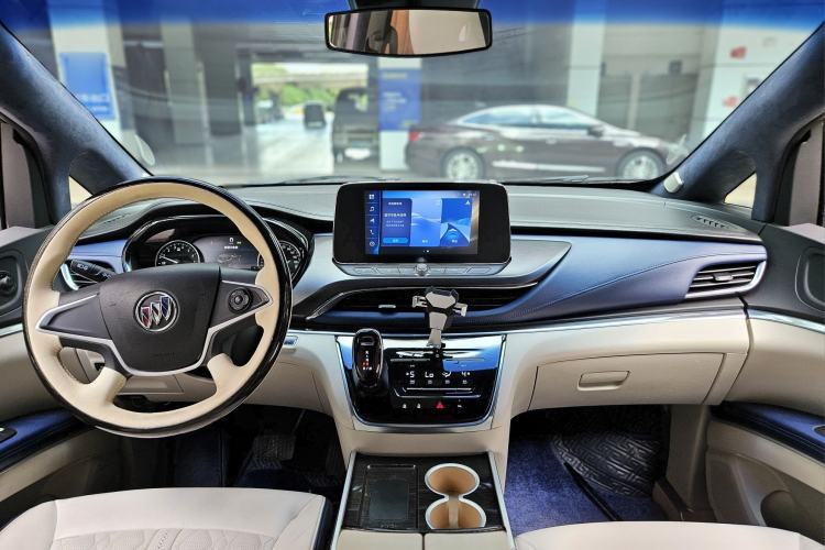 Used Buick GL8 2020 Land Cruiser Executive Class 652T Comfort Model
