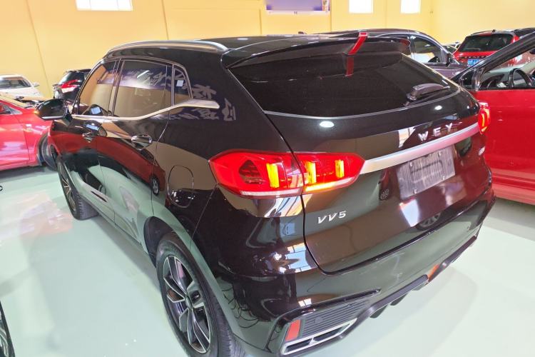 Used Wey VV5 2020 1.5T Two-Wheel Drive Color Pioneer