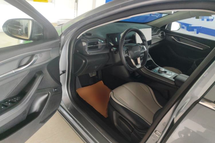 Used BYD Destroyer 05 2024 HONOR Edition DM-i 55KM Luxury Model Driver Seat