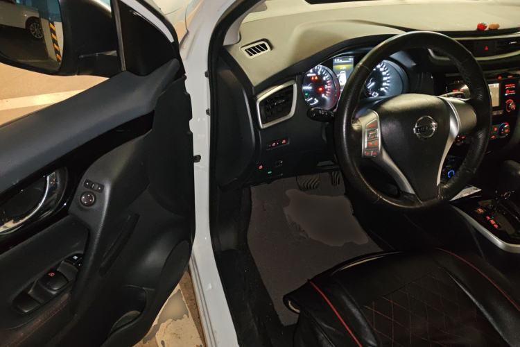 Used Nissan Qashqai 2016 2.0L CVT Elite Edition Driver Seat