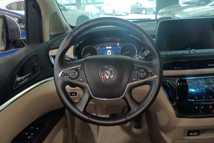 Used Buick GL8 2023 Facelifted Land Cruiser Executive Luxury Version