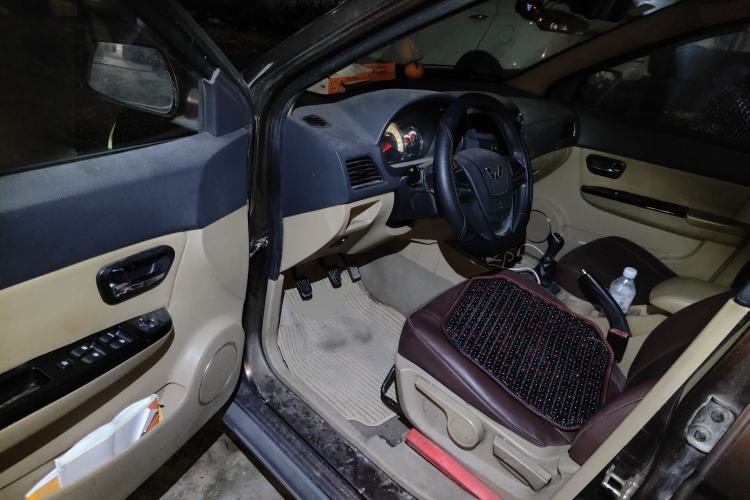 Used Wuling Hongguang 2013 1.5L S Comfort Model Driver Seat
