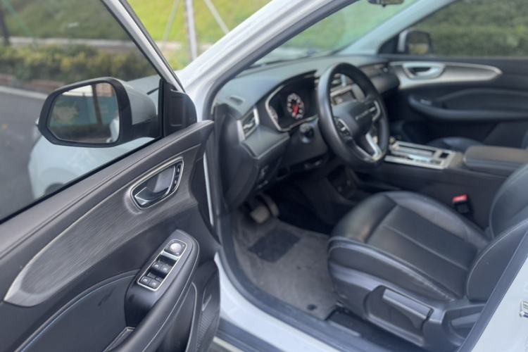 Used Roewe RX5 2022 330TGI Automatic National Style Edition Interior 3