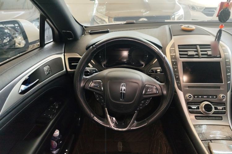 Used Lincoln MKZ 2020 2.0T MONO Limited Luxury Edition MONO WHITE Steering Wheel